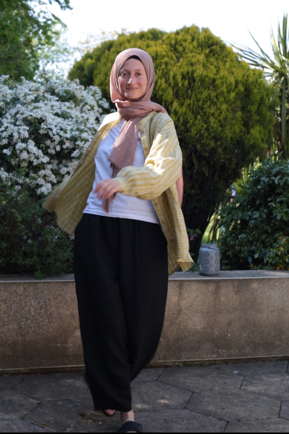FUN linen pants for women in Black colour