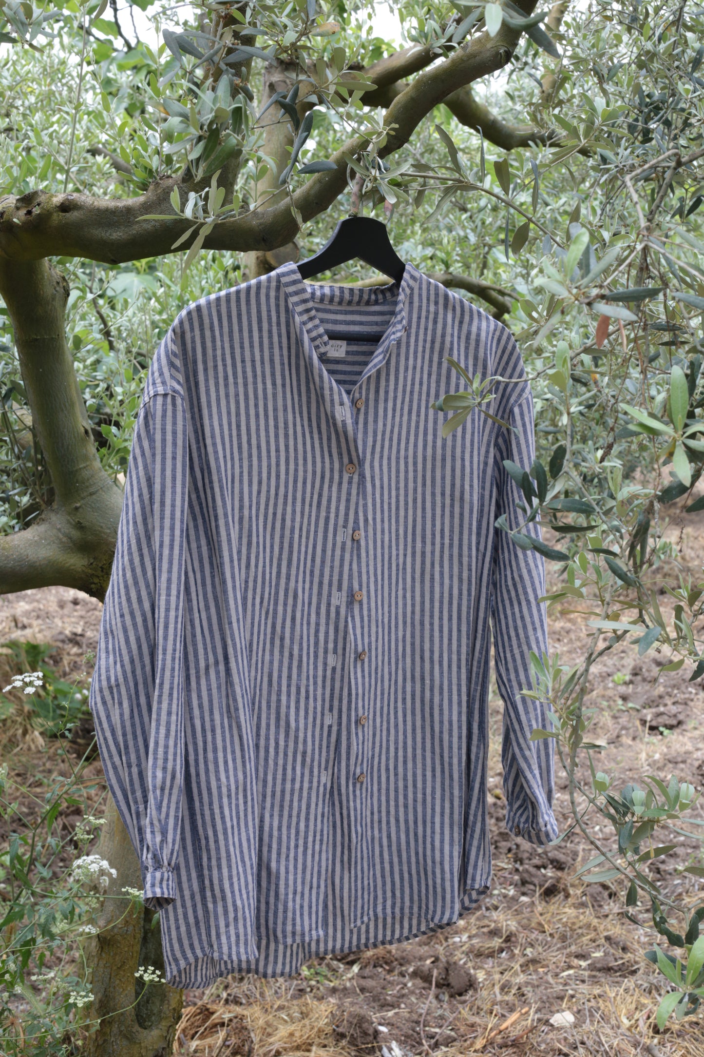 Traveller Linen shirt for women with stand collar in grey-blue stripes