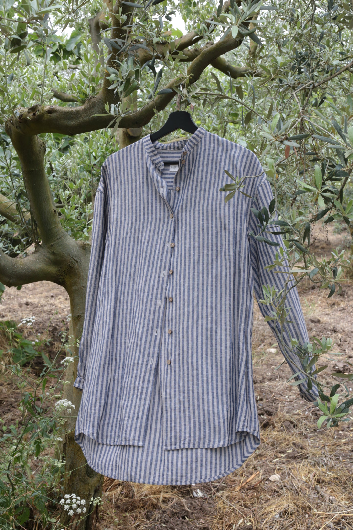 Traveller Linen shirt for women with stand collar in grey-blue stripes