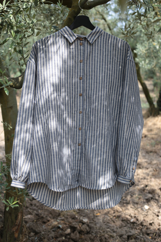 Traveller Linen shirt for women with turn-down collar in grey-blue stripes