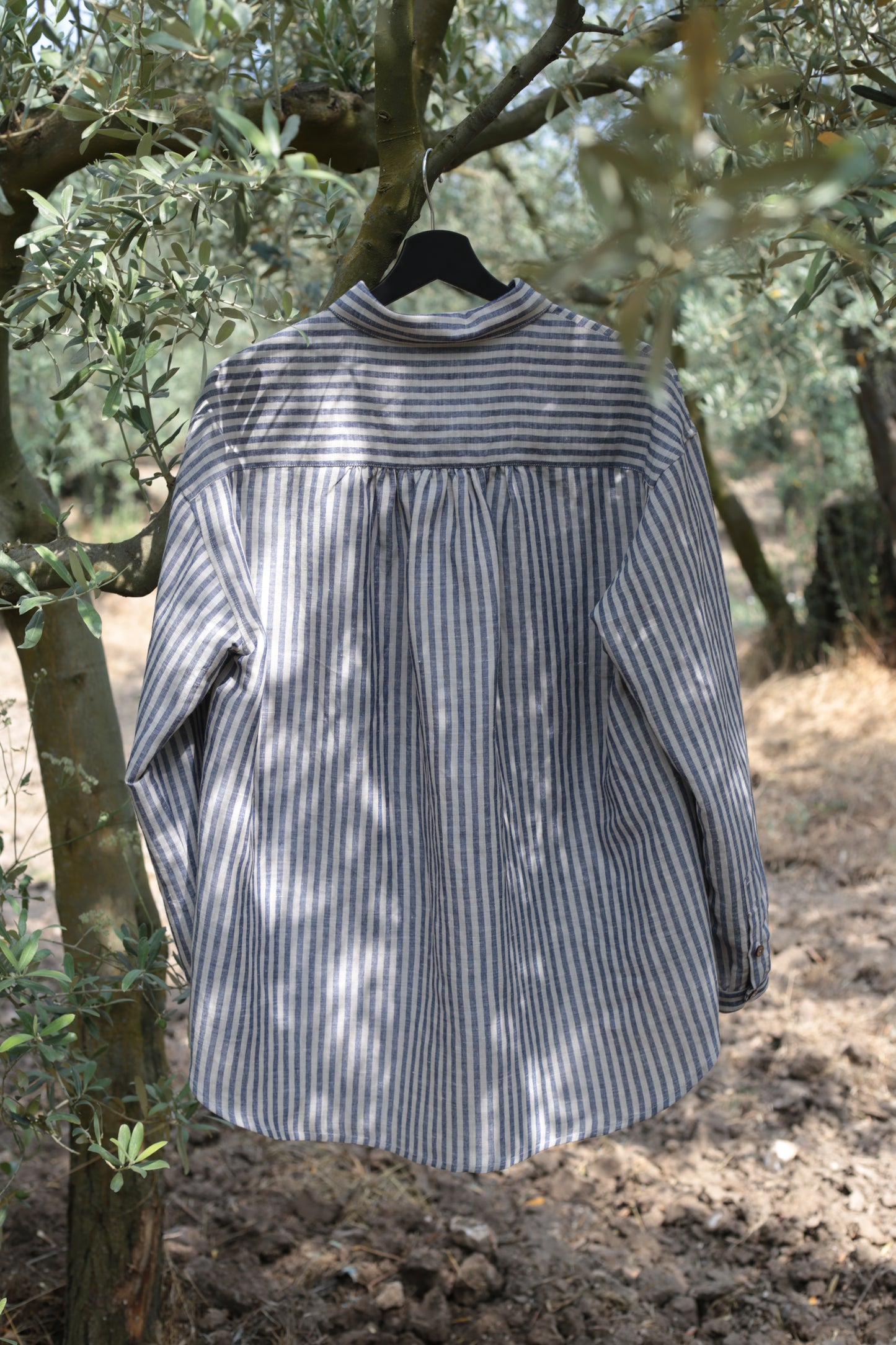 Traveller Linen shirt for women with turn-down collar in grey-blue stripes