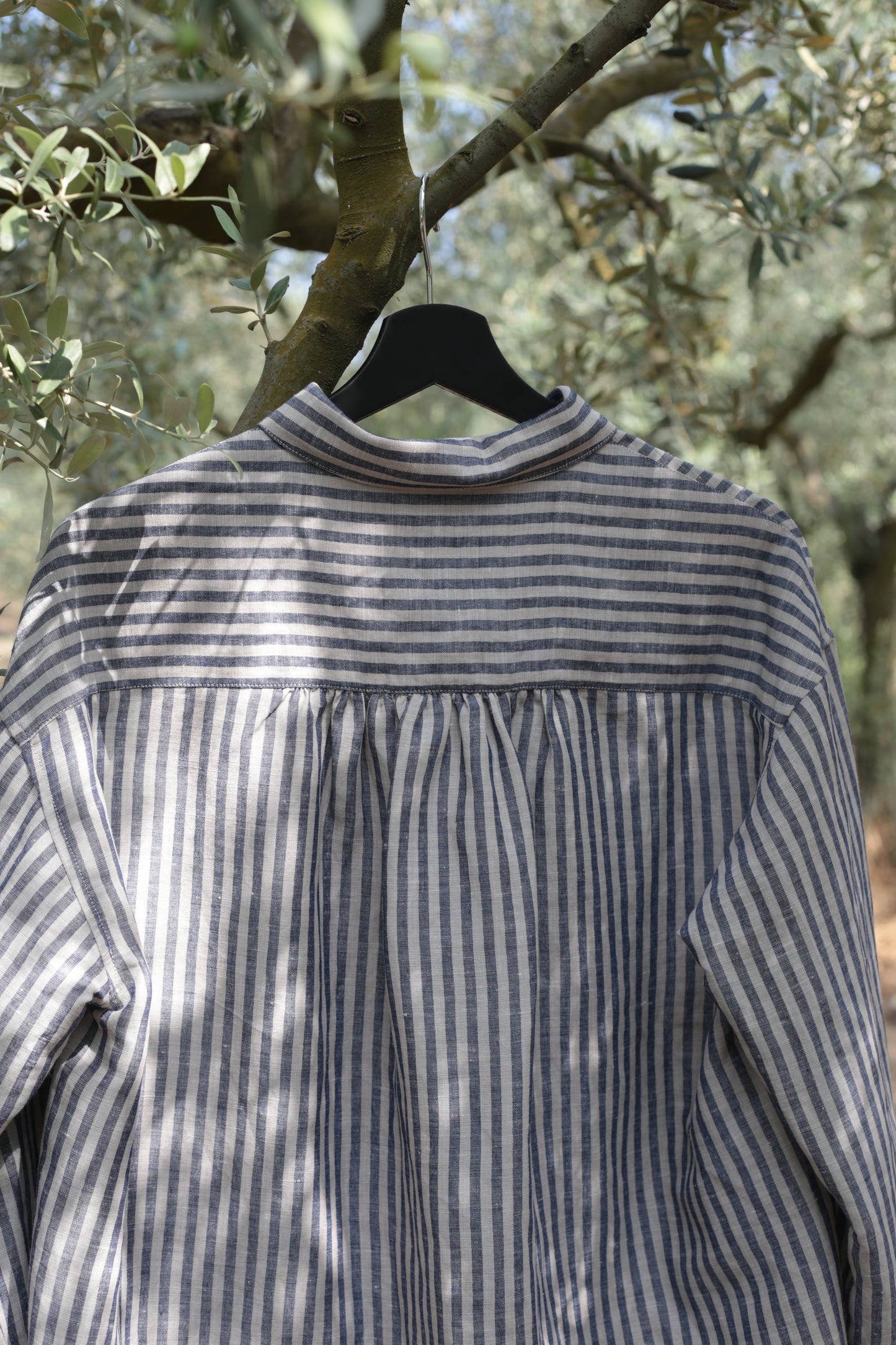 Traveller Linen shirt for women with turn-down collar in grey-blue stripes