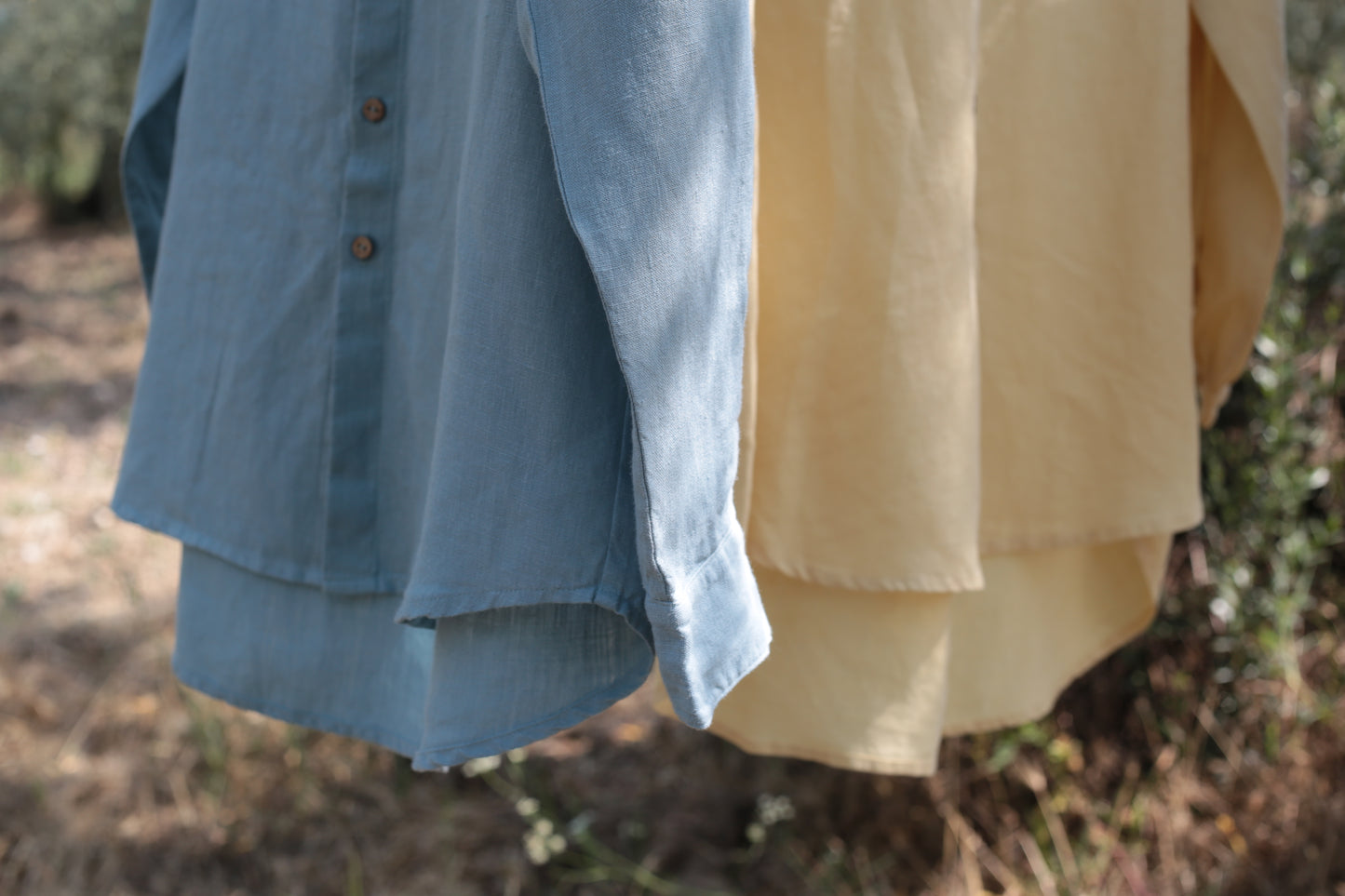 Traveller Linen shirt for men with stand collar in Aquamarine Blue
