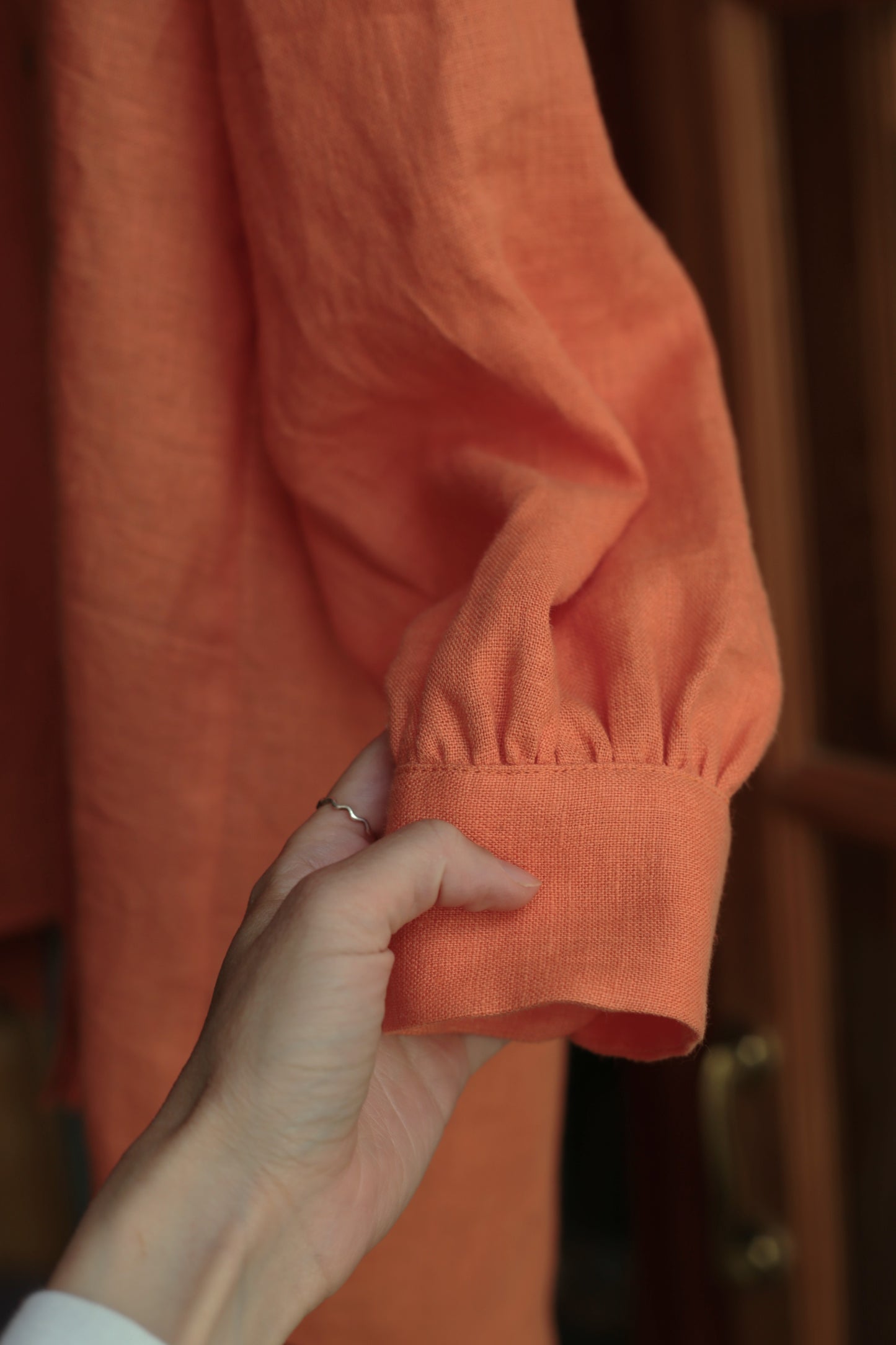 Traveller Linen shirt for women with stand collar in Juicy Orange