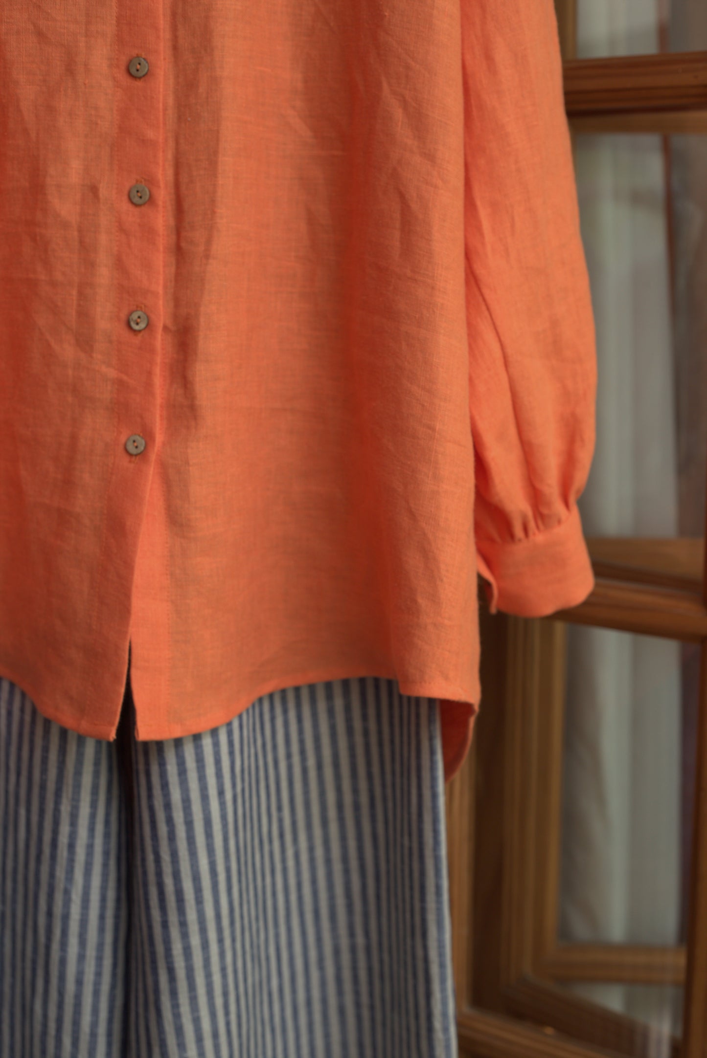 Traveller Linen shirt for women with stand collar in Juicy Orange