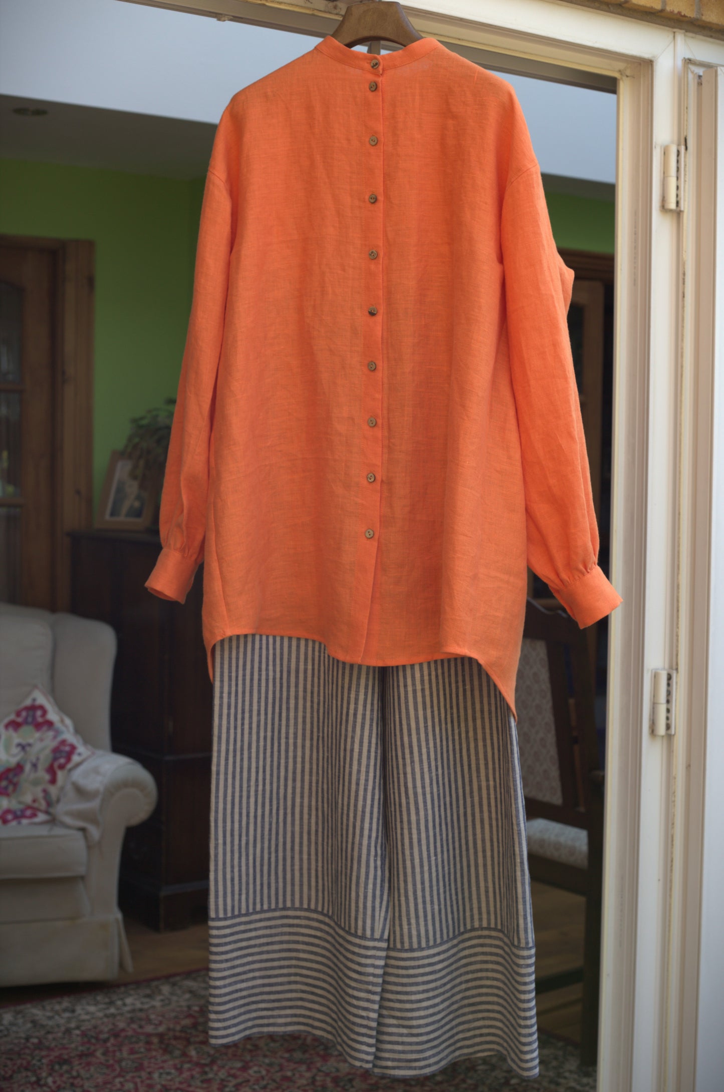 Traveller Linen shirt for women with stand collar in Juicy Orange