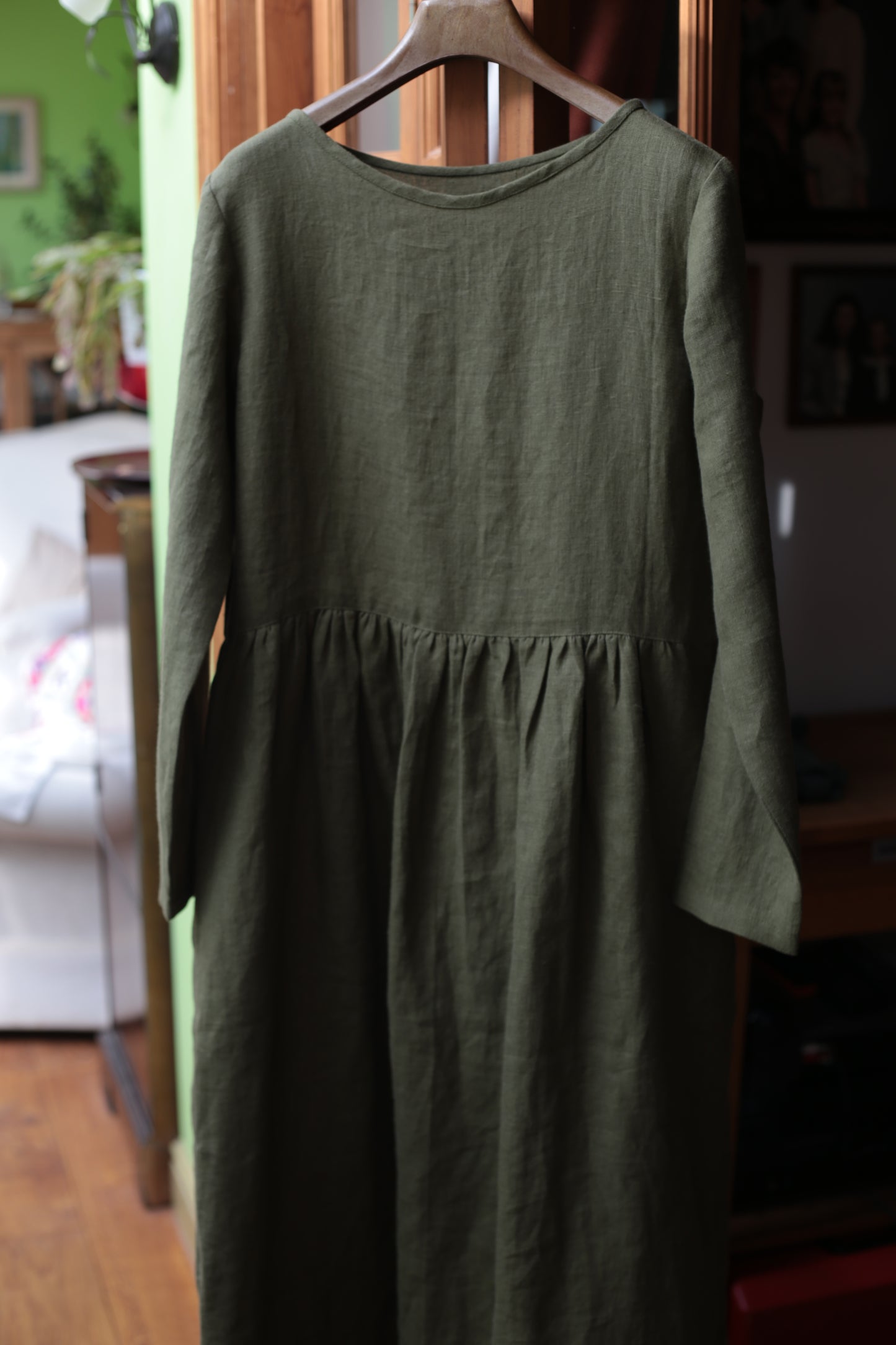 Maxi linen longsleeve dress in Moss Green color