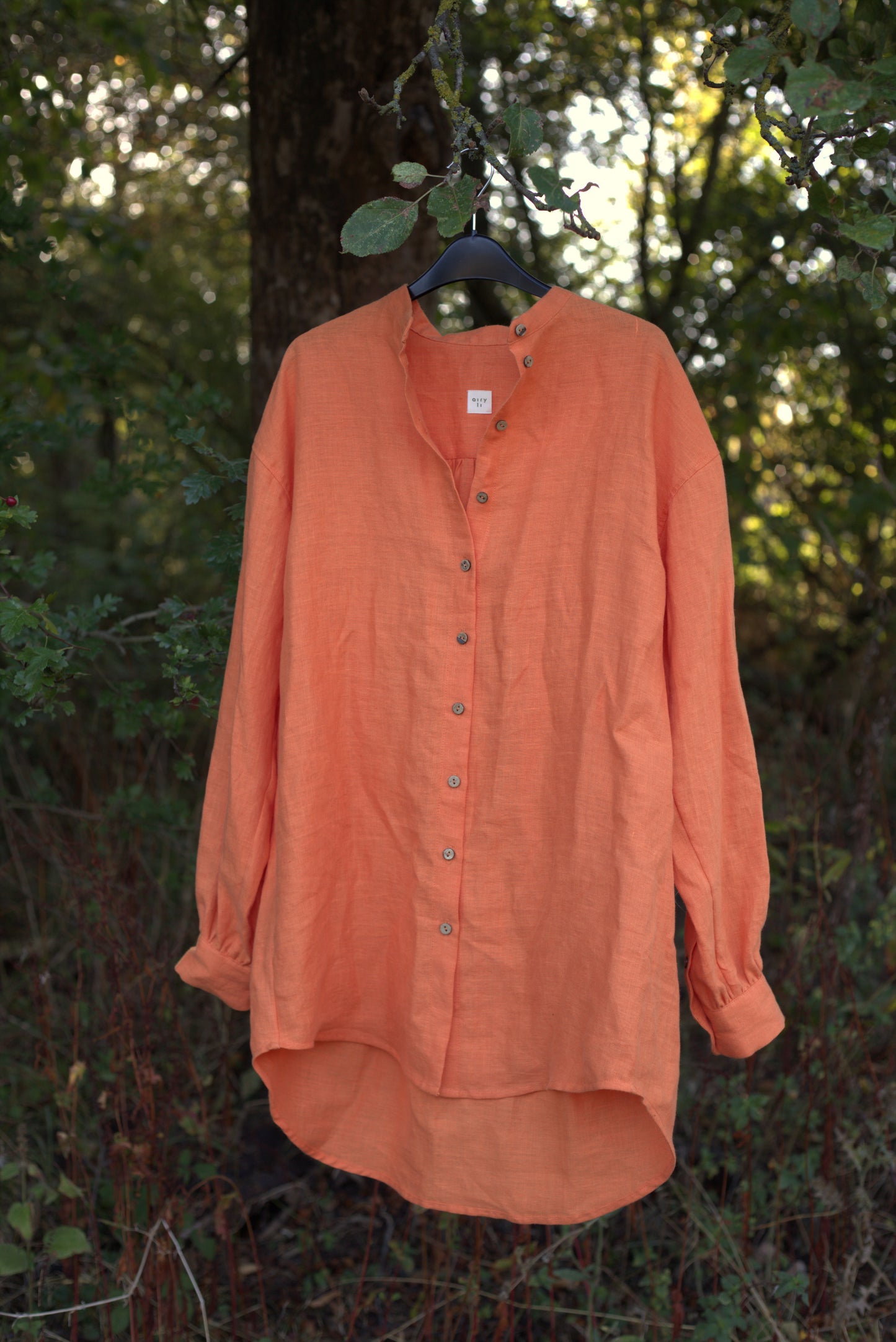 Traveller Linen shirt for women with stand collar in Juicy Orange