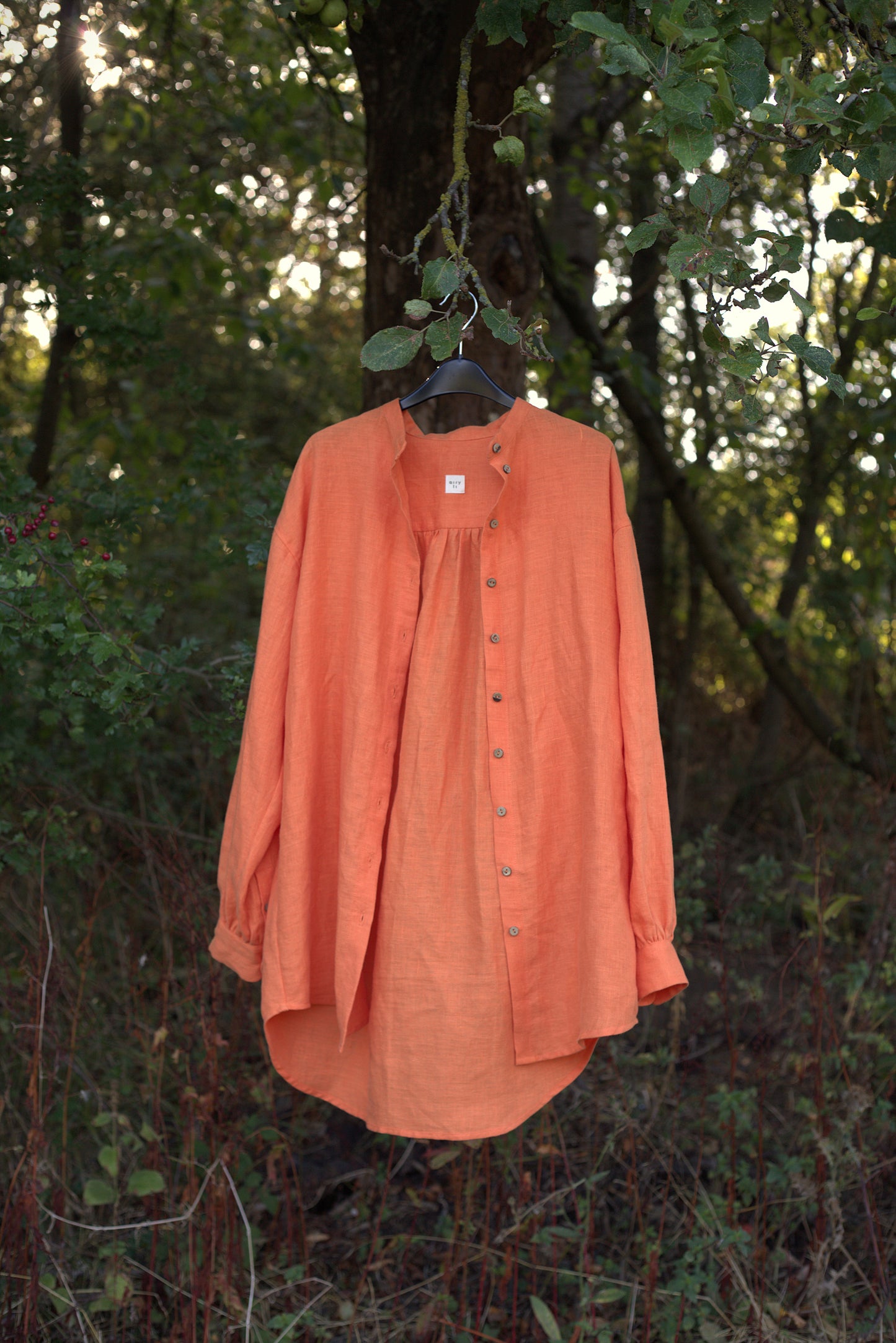 Traveller Linen shirt for women with stand collar in Juicy Orange
