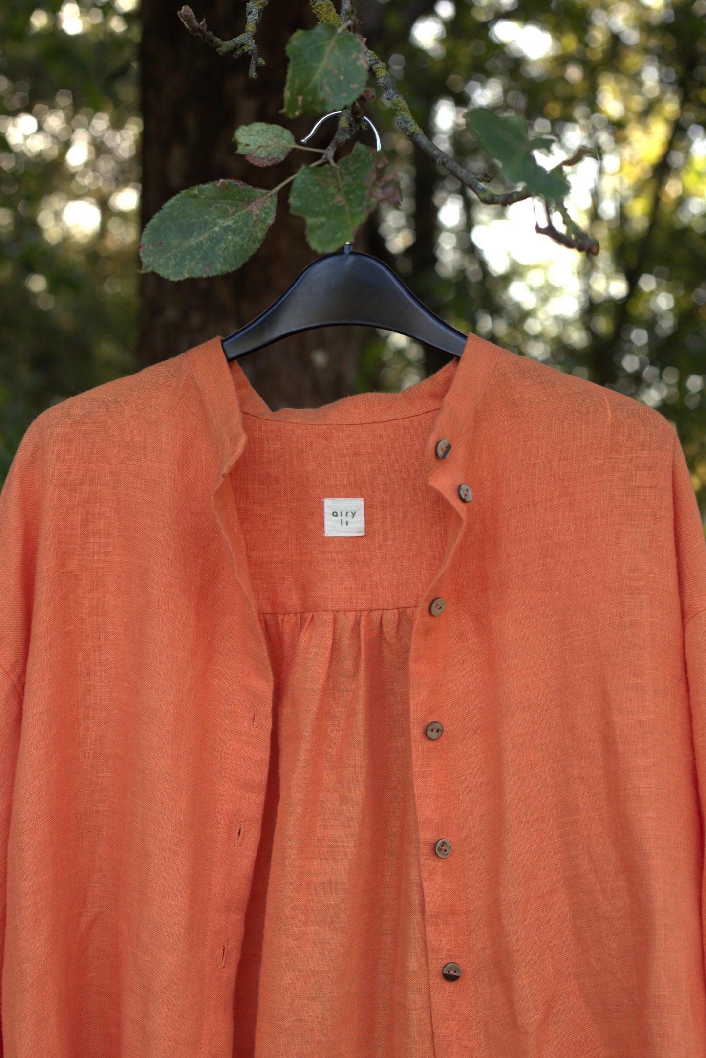 Traveller Linen shirt for women with stand collar in Juicy Orange