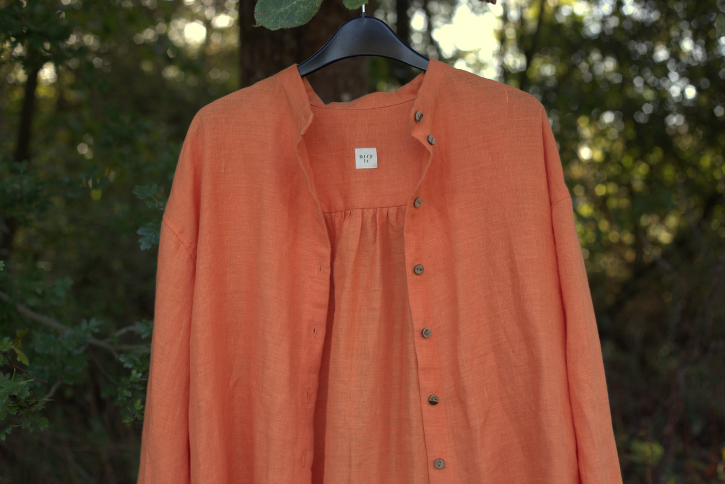 Traveller Linen shirt for women with stand collar in Juicy Orange