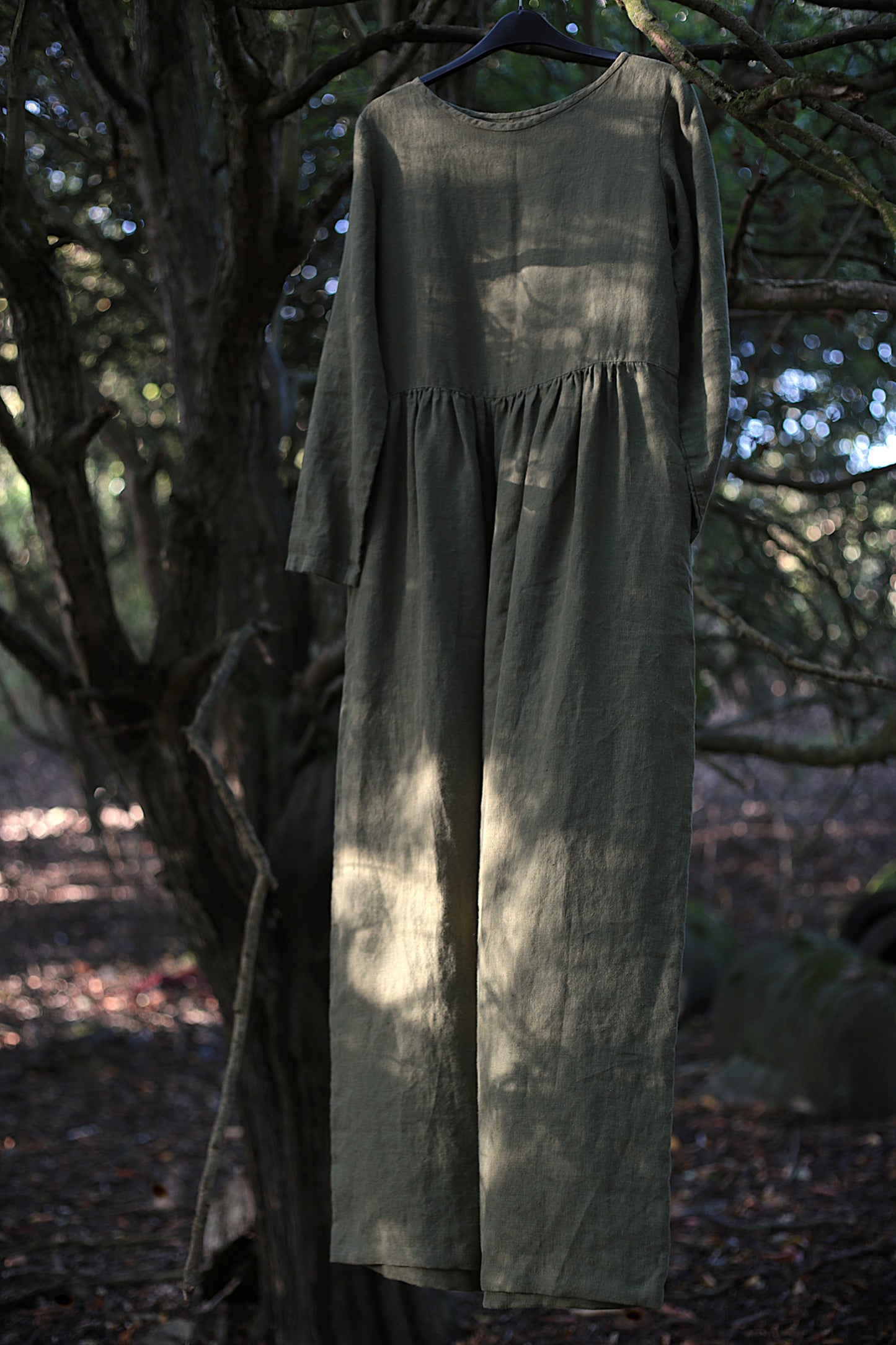 Maxi linen longsleeve dress in Moss Green color