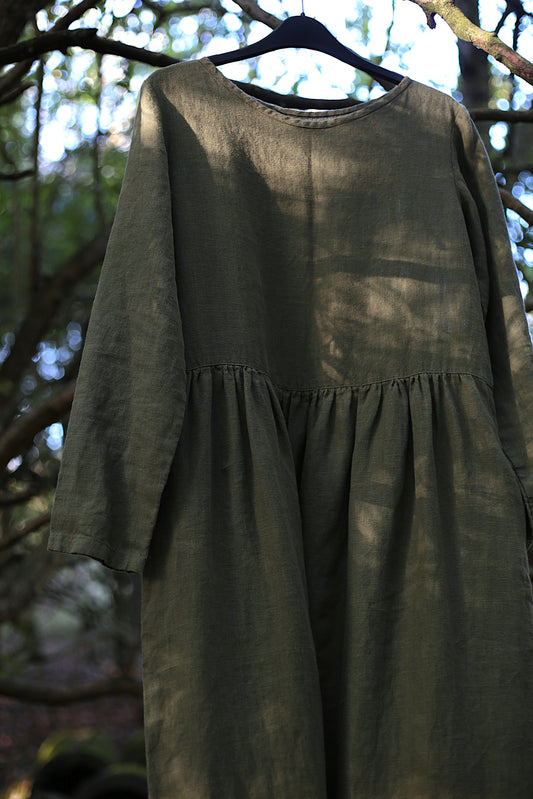 Maxi linen longsleeve dress in Moss Green color
