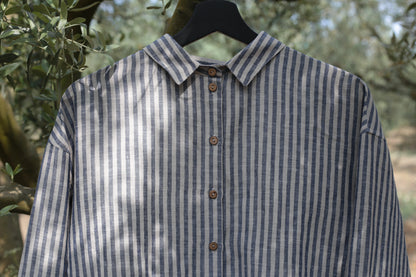 Traveller Linen shirt for women with turn-down collar in grey-blue stripes