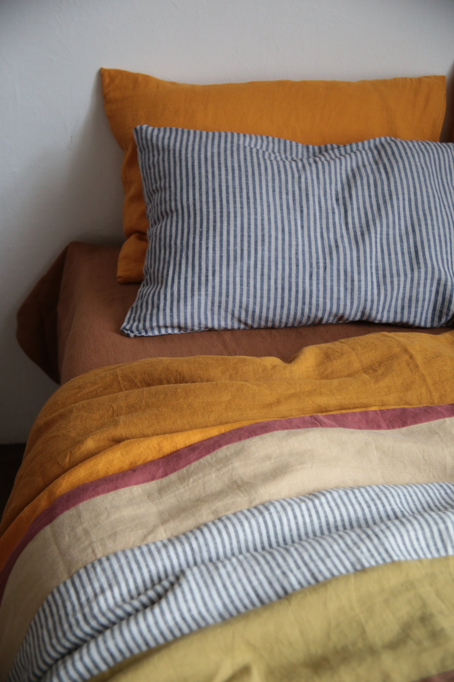 Set of 2 Linen Pillowcases in Grey/Navy Stripes