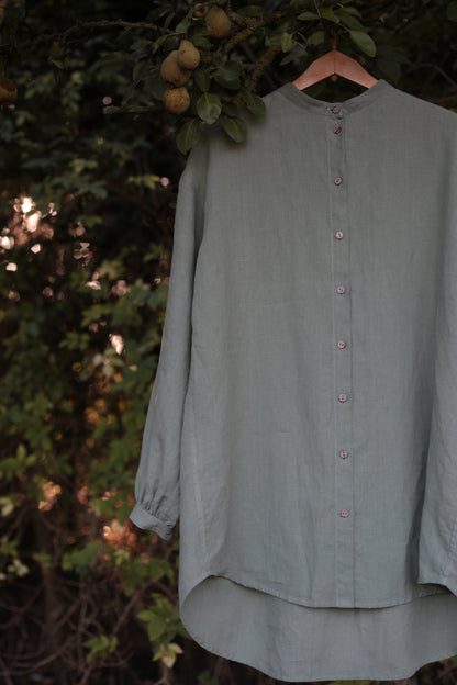 Traveller Linen shirt for women with stand collar in Olive Leaf color