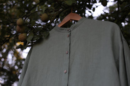 Traveller Linen shirt for women with stand collar in Olive Leaf color