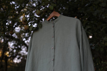 Traveller Linen shirt for women with stand collar in Olive Leaf color