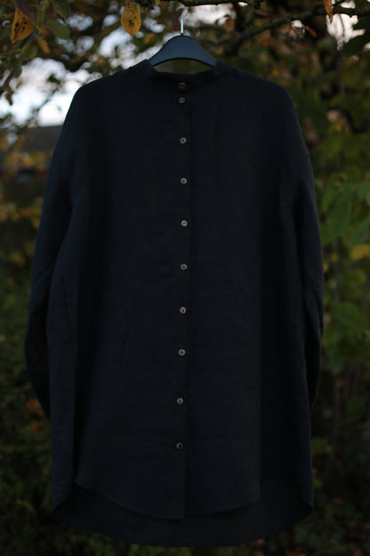 Traveller Linen shirt for women with stand collar in Black color