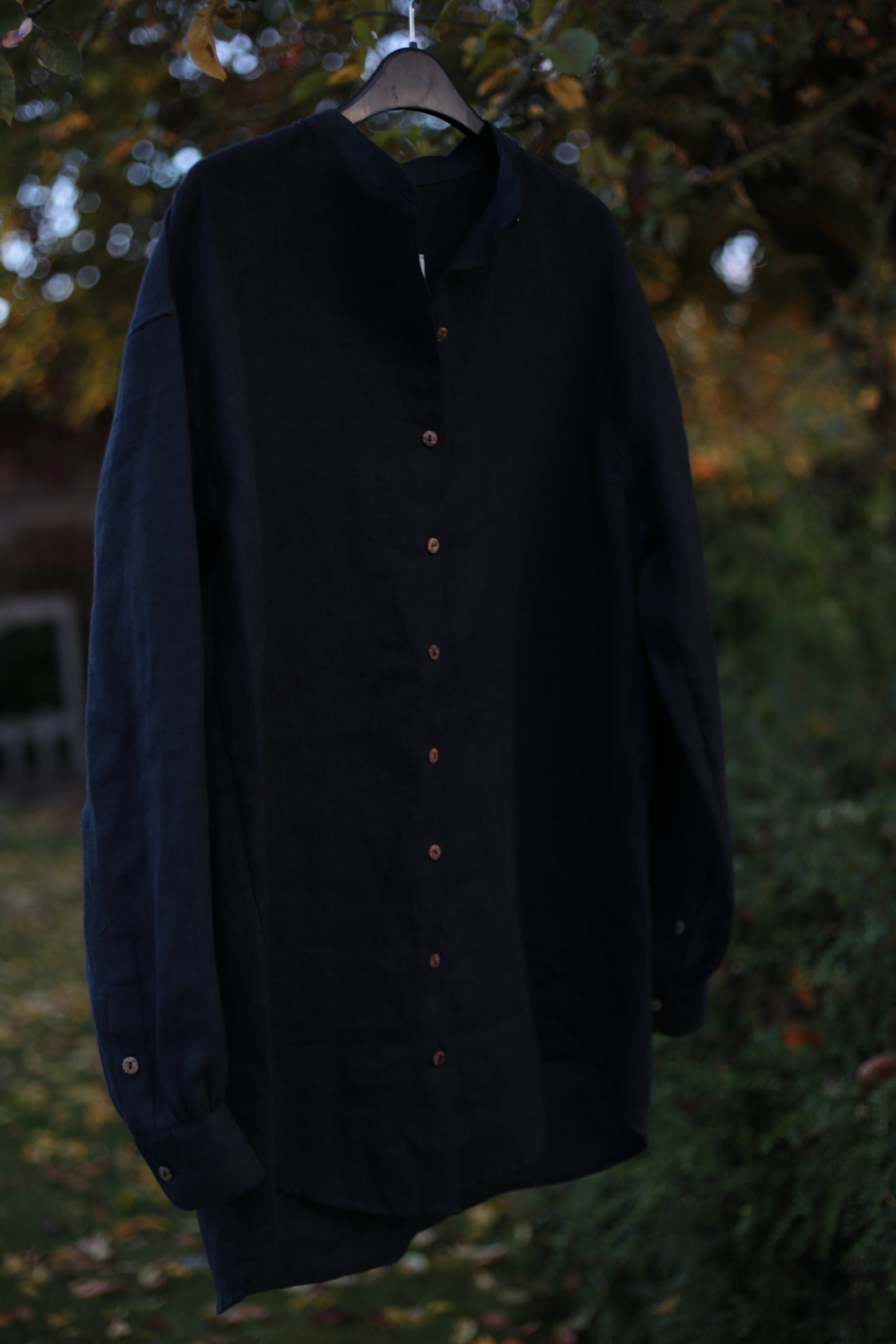 Traveller Linen shirt for women with stand collar in Black color