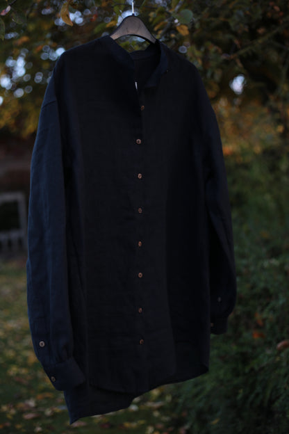 Traveller Linen shirt for women with stand collar in Black color