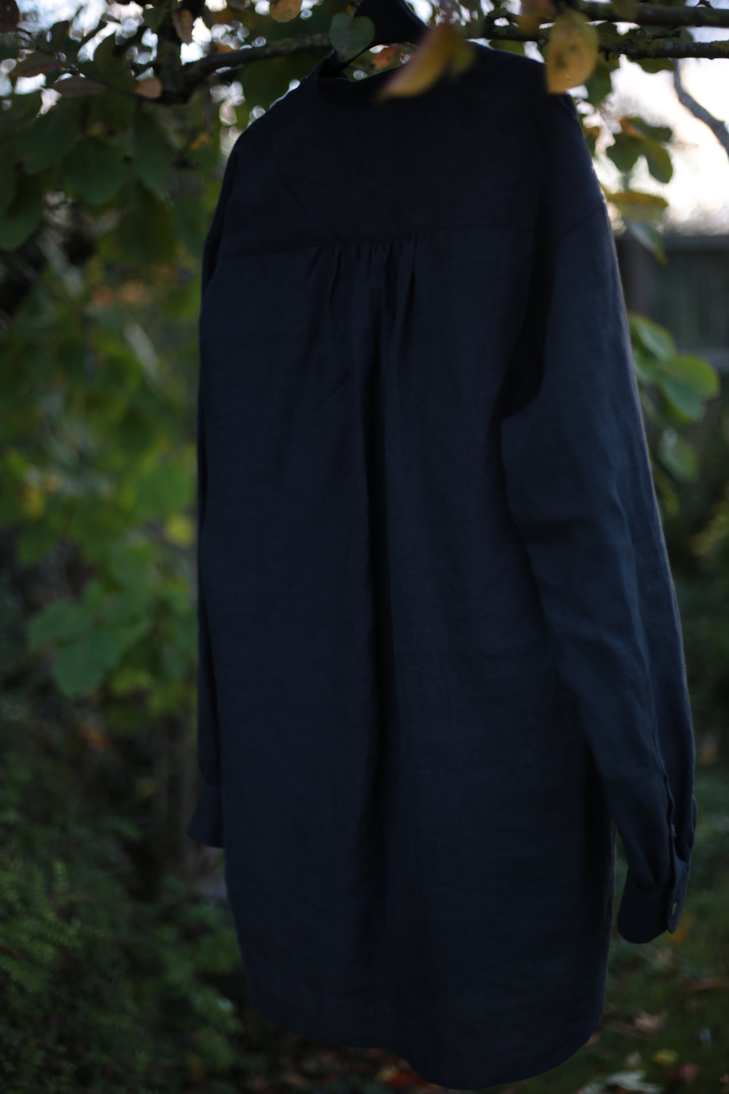 Traveller Linen shirt for women with stand collar in Black color