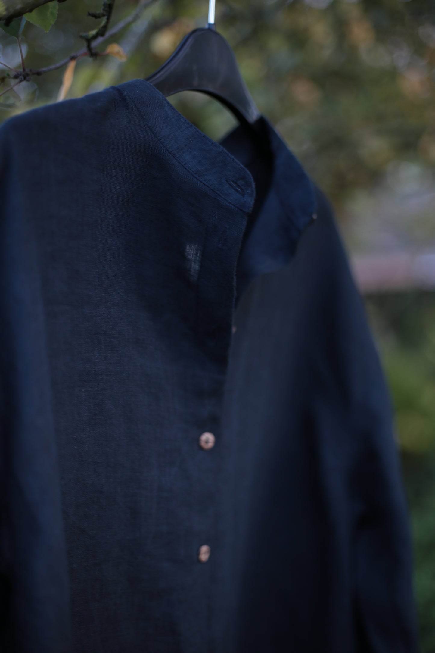 Traveller Linen shirt for women with stand collar in Black color