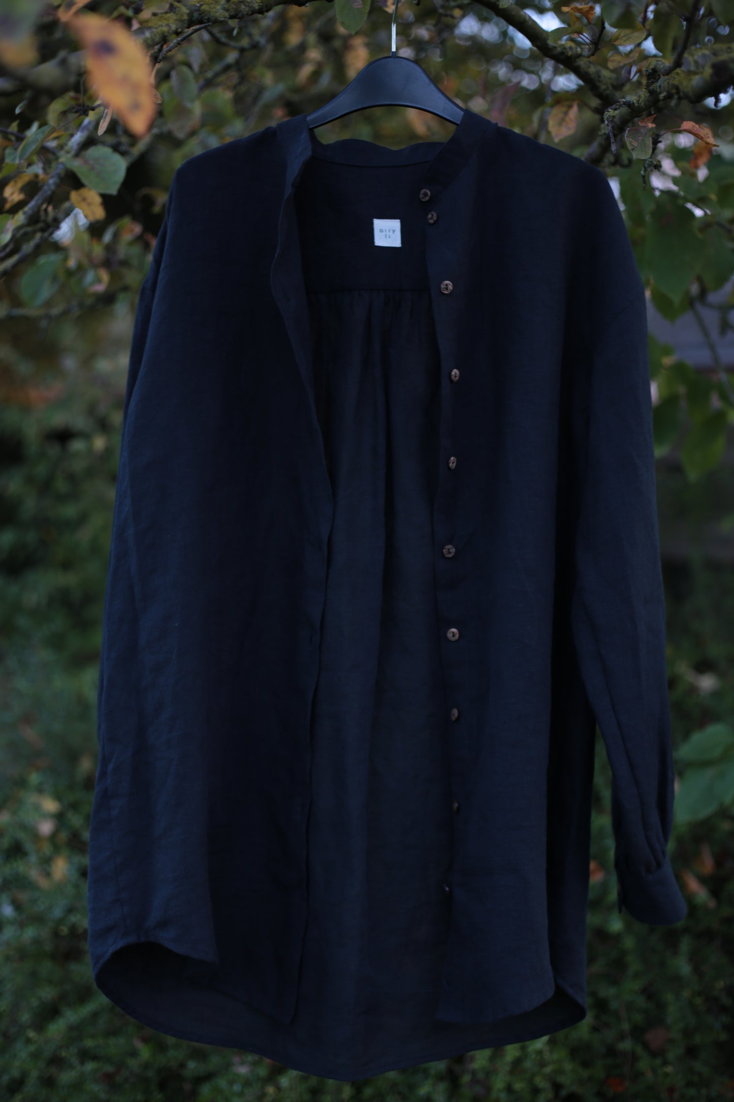 Traveller Linen shirt for women with stand collar in Black color